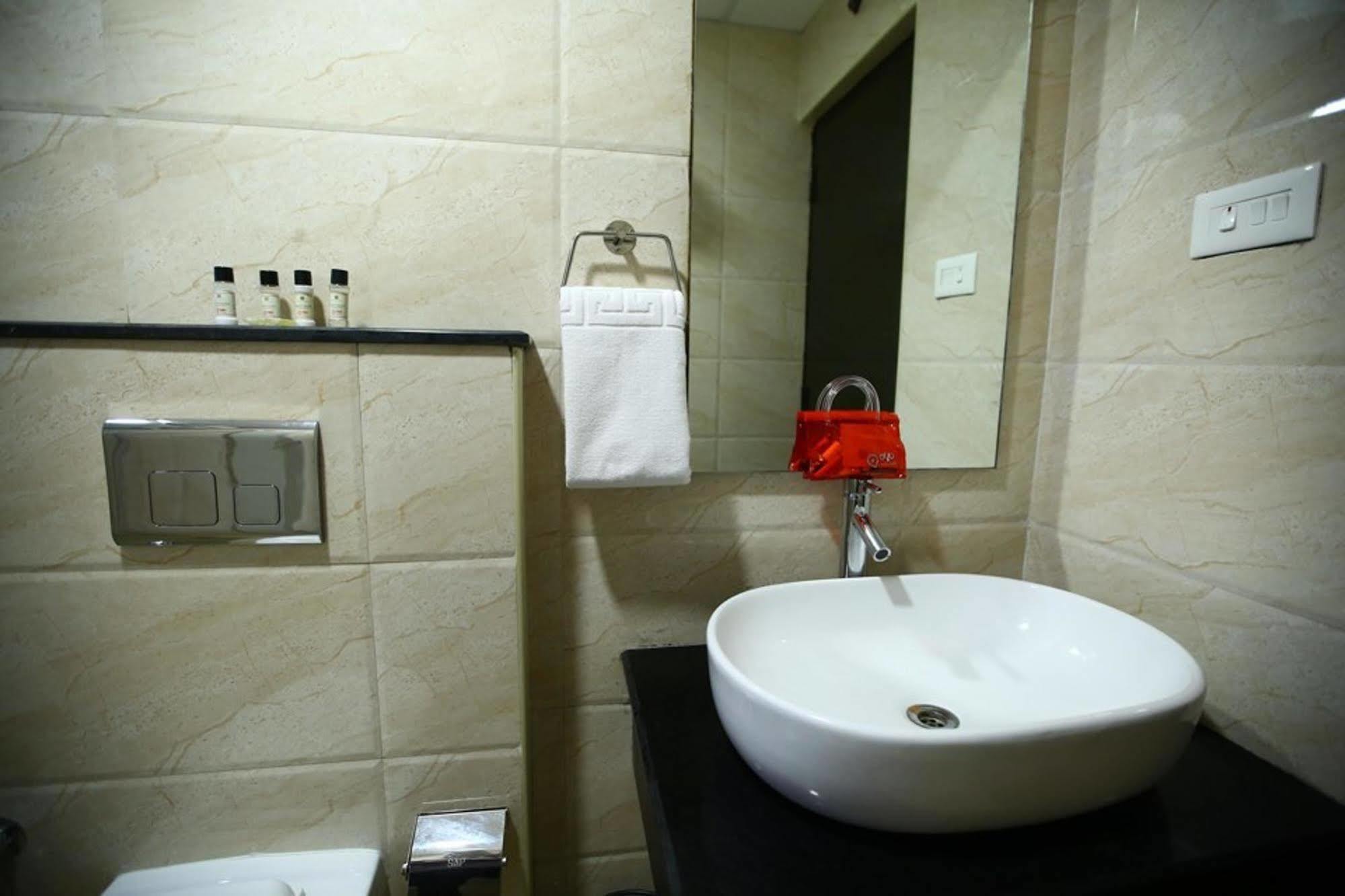 Fabhotel Alreef Residency Chennai Exteriör bild